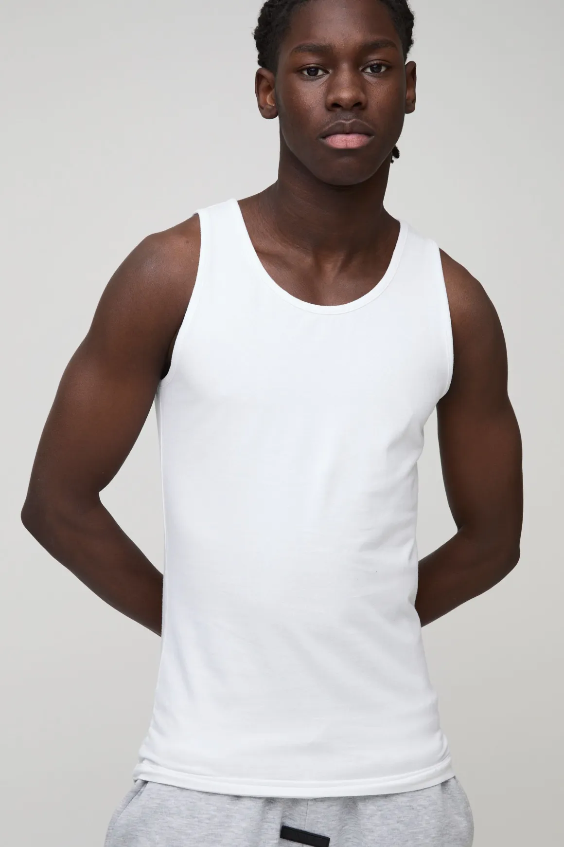 Gilet basique à la coupe musclée