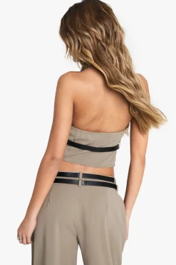 boohoo Gilet ceinturé en tissu tissé sur mesure à col halterneck<Femme Tailleurs|Tops