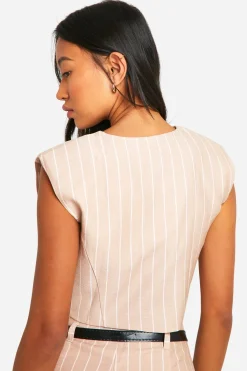 boohoo Gilet court tissé aux fines rayures<Femme Tailleurs|Tops