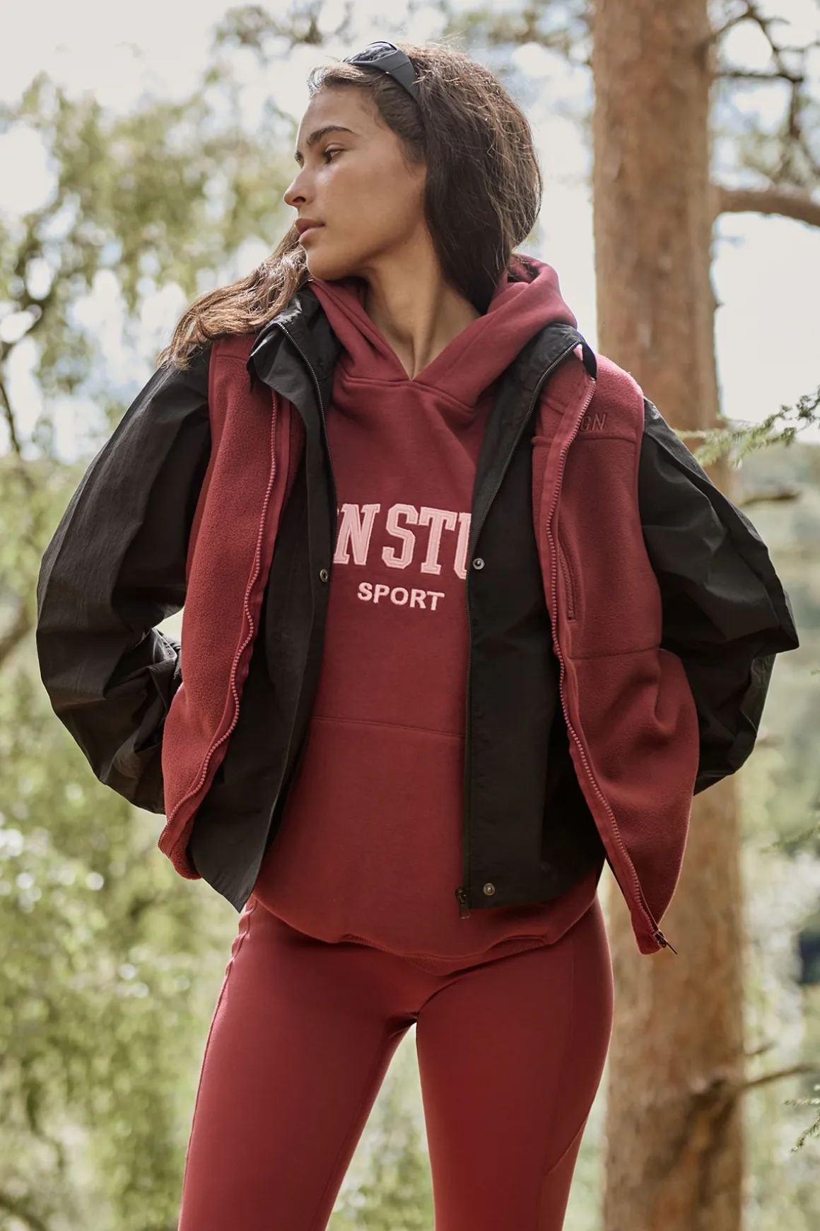 Gilet DSGN Studio Sport en Polaire avec Détails de Poches