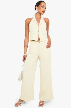 boohoo Gilet à encolure halterneck avec fermoir à crochet et œillet<Femme Tailleurs|Tops
