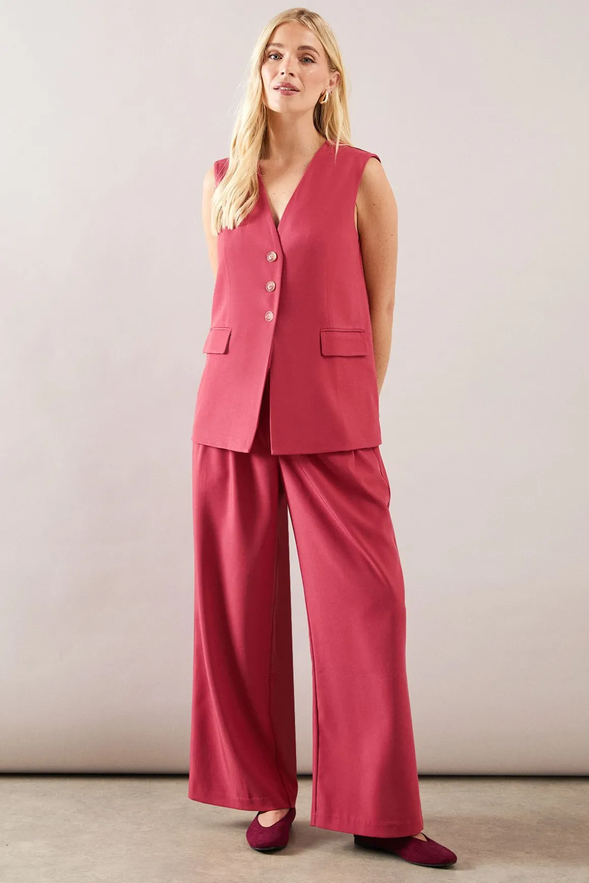Gilet Petite à Trois Boutons avec Détails de Poches