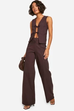 boohoo Gilet rayé à fines rayures avec nouage frontal pour grande taille<Femme Tailleurs|Looks Chocolat