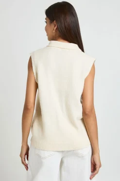 boohoo Gilet Sans Manches Col Montant Avec Détail Boutonné<Femme Pulls Et Gilets|Toutes Les Mailles