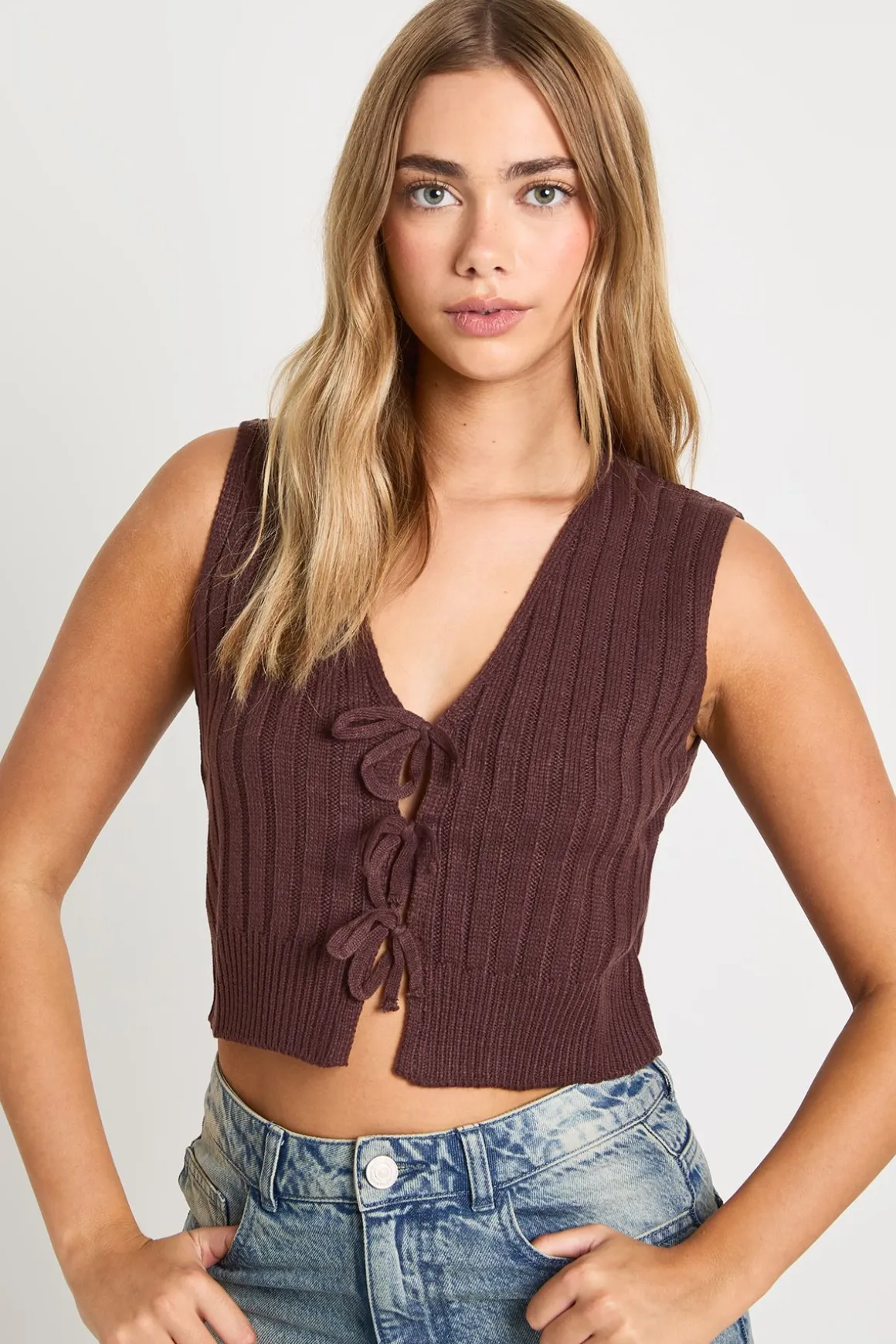 Gilet Tricoté Avec Détail De Lacets