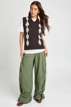 boohoo Gilet Tricoté À Col V Et Motif Losanges<Femme Looks Chocolat|Tops