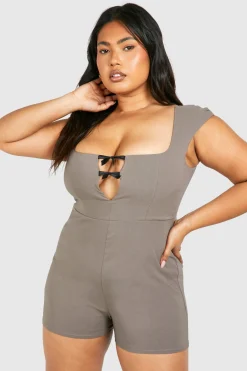 boohoo Grande taille - Combishort à manches capées et nœud<Femme Combinaisons Et Combishorts