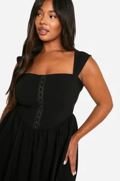 boohoo Grande taille - Robe corset courte à manches courtes<Femme Robes Corset|Robes Patineuses