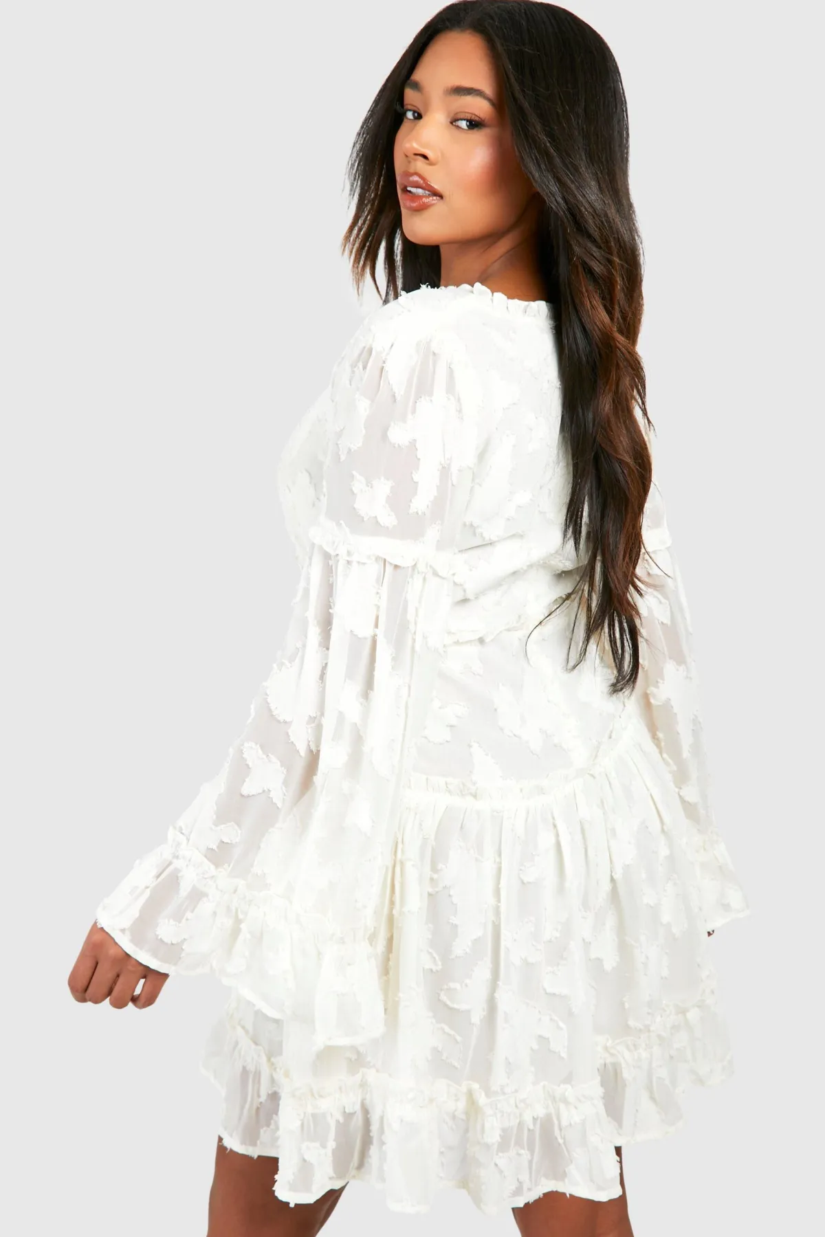 boohoo Grande taille - Robe courte à volants et motif jacquard<Femme Robes Patineuses|Robes À Manches Longues