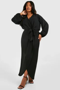 boohoo Grande taille - Robe longue satinée texturée<Femme Robes À Manches Longues|Robes