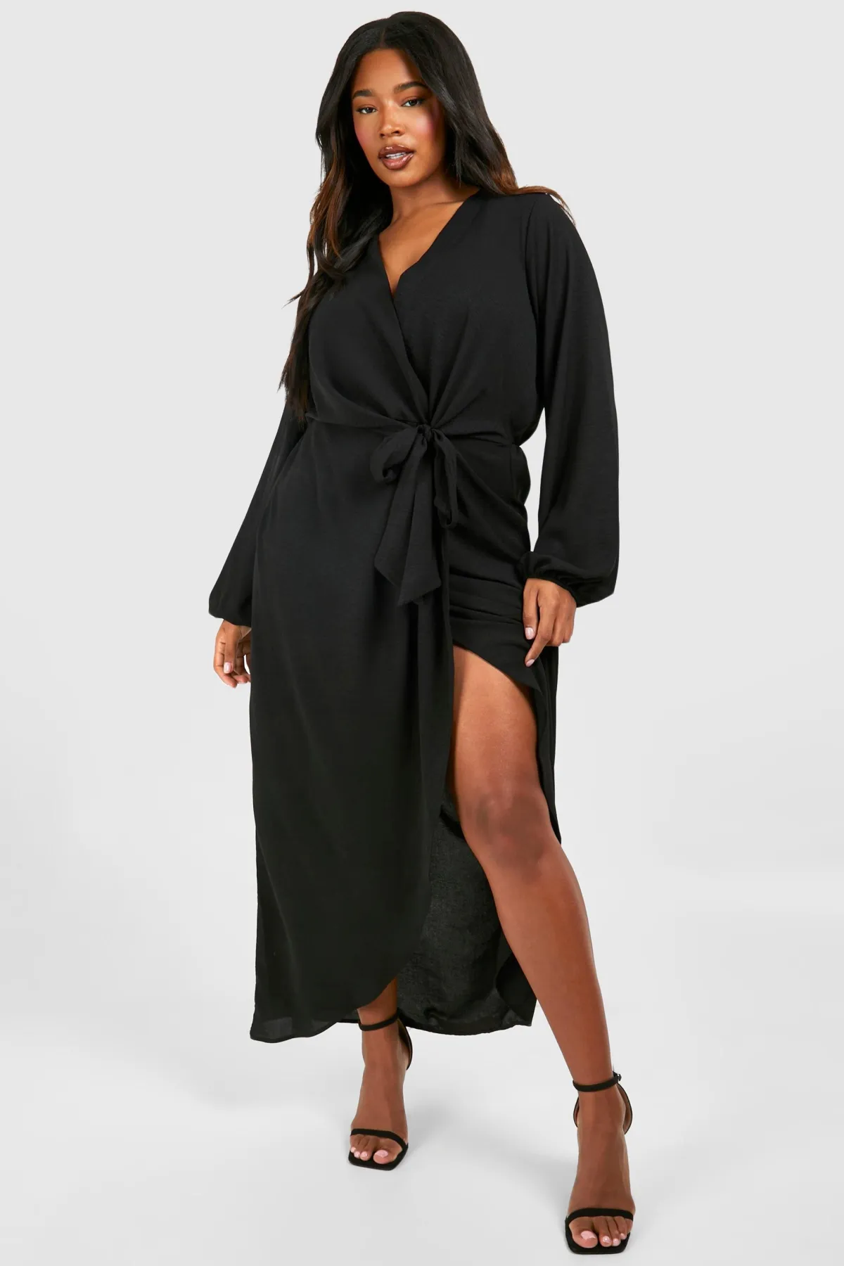 boohoo Grande taille - Robe longue satinée texturée<Femme Robes À Manches Longues|Robes