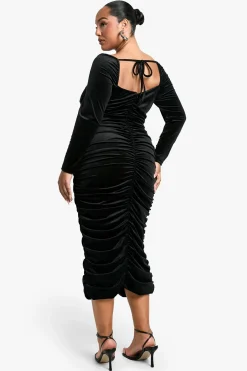 boohoo Grande taille - Robe mi-longue en velours<Femme Robes Mi-Longues|Robes Moulantes