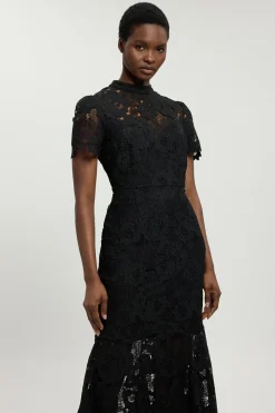 KarenMillen Guipure Lace High Neck Woven Midi Dress<Femme Robes Mi-Longues|Satin Et Dentelle