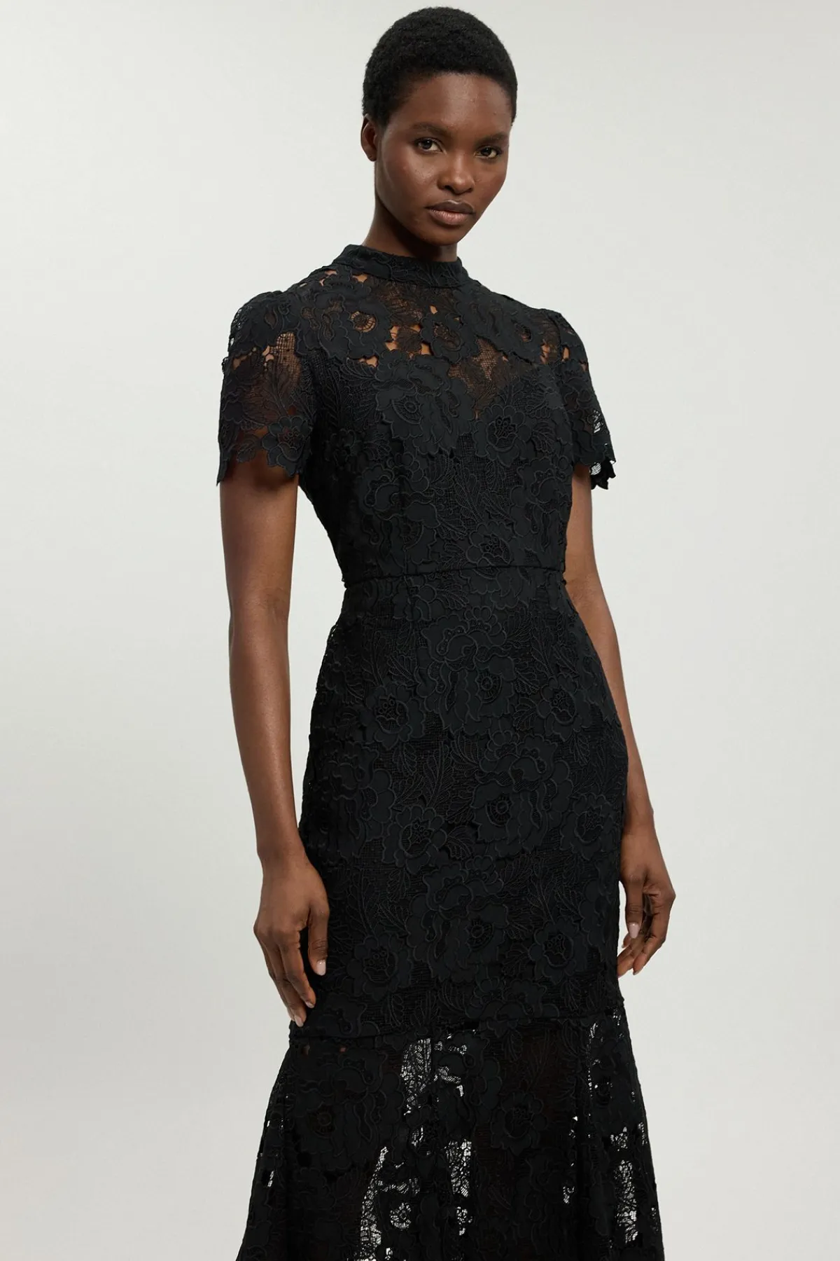 KarenMillen Guipure Lace High Neck Woven Midi Dress<Femme Robes Mi-Longues|Satin Et Dentelle