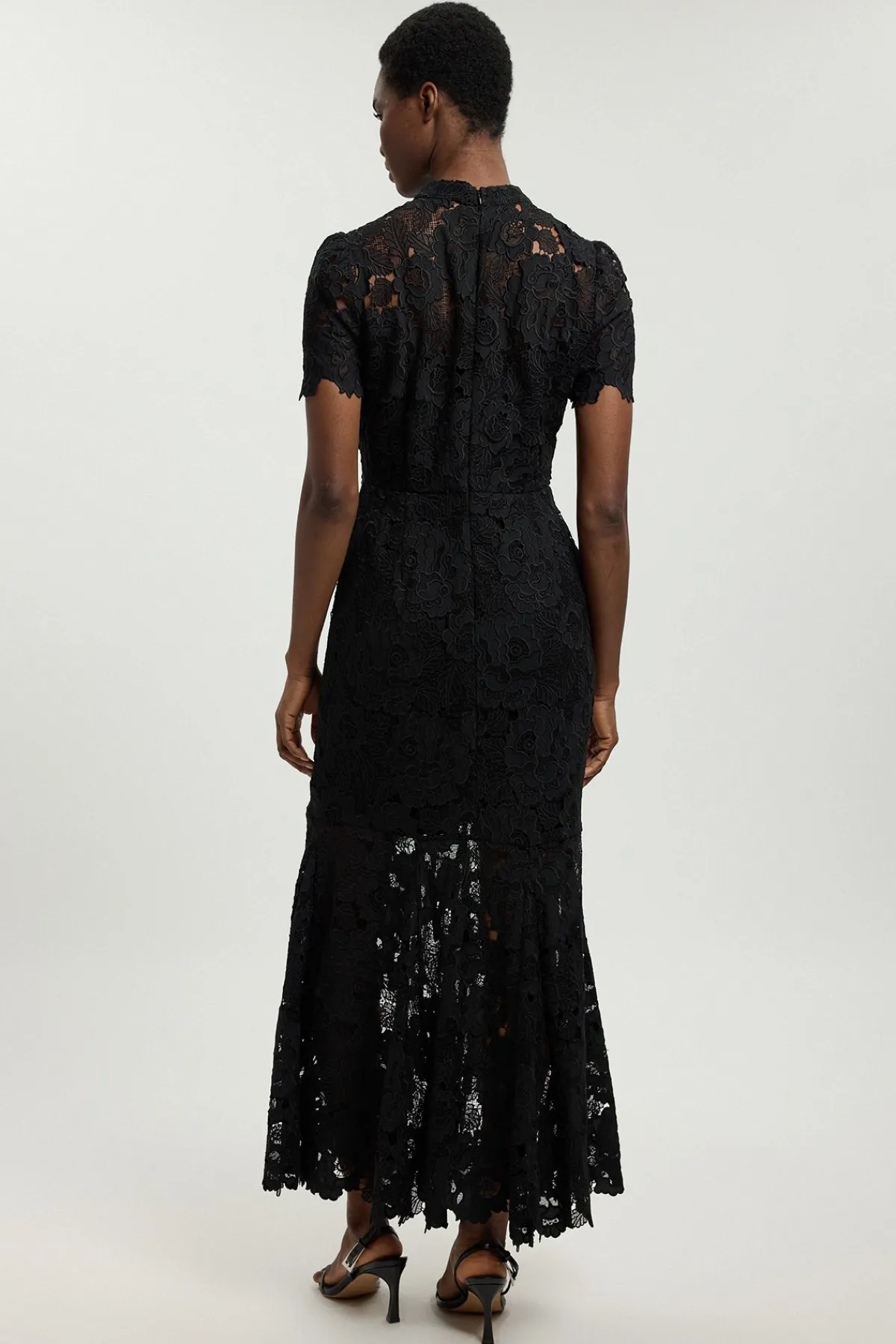 KarenMillen Guipure Lace High Neck Woven Midi Dress<Femme Robes Mi-Longues|Satin Et Dentelle