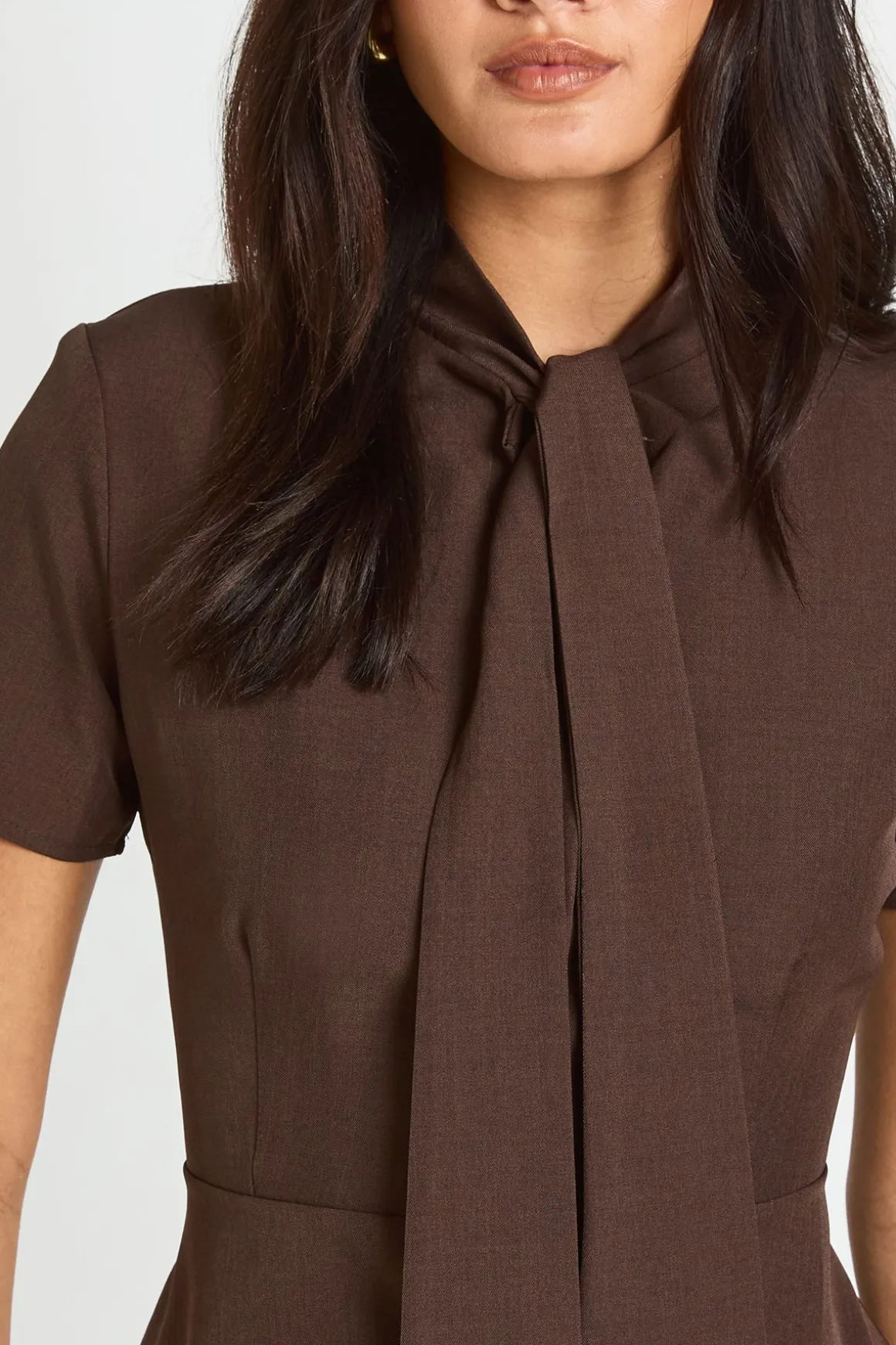 Haut Ajusté À Basque Avec Détail Foulard