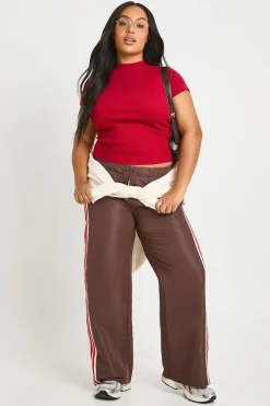 boohoo Haut Ajusté Côtelé À Manches Courtes Grande Taille<Femme Basiques|Tops