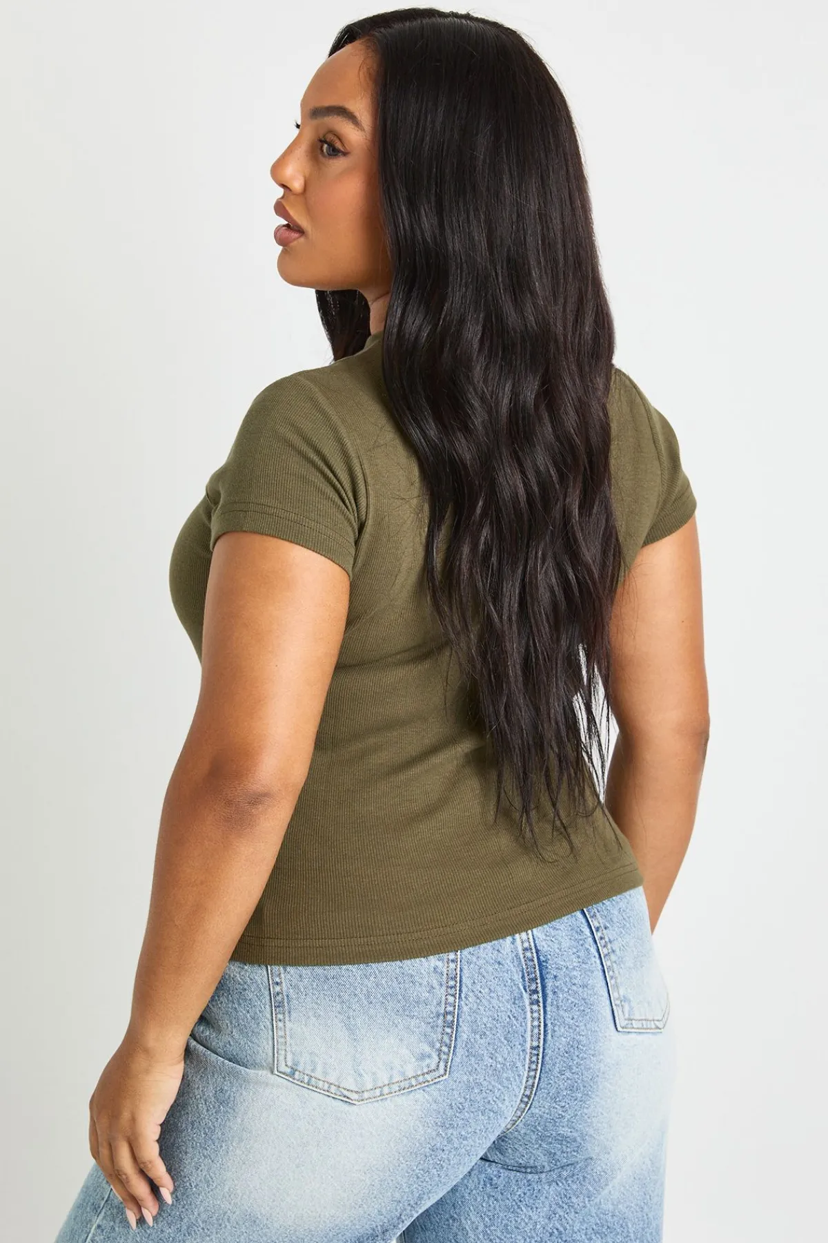 boohoo Haut Ajusté Côtelé À Manches Courtes Grande Taille<Femme Basiques|Tops
