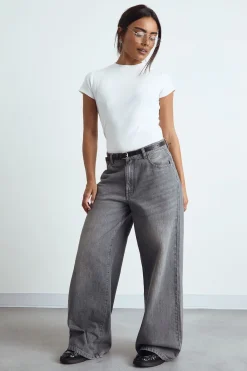 boohoo Haut Ajusté Côtelé À Manches Courtes Coupe Longue Basique<Femme Basiques|Tops