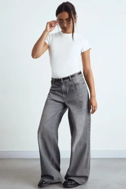 boohoo Haut Ajusté Côtelé À Manches Courtes Coupe Longue Basique<Femme Basiques|Tops