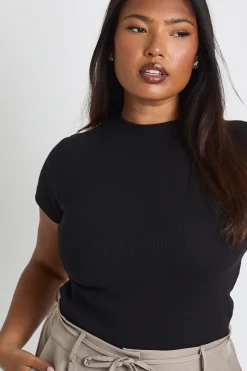boohoo Haut Ajusté Côtelé À Manches Courtes Basique Grande Taille<Femme Basiques|Tops