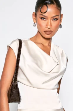 boohoo Haut Ajusté en Satin à Col Bénitier<Femme Satin Et Dentelle|Tops