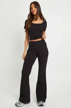 boohoo Haut Ajusté À Manches Courtes En Côtes Avec Encolure Ronde<Femme Basiques|Tops