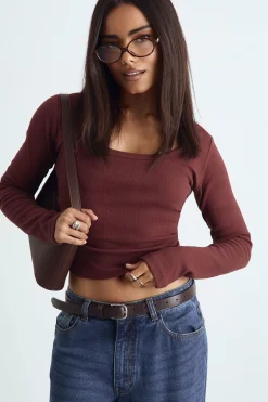 boohoo Haut ajusté à manches longues à encolure creuse en tissu côtelé<Femme Basiques|Tops