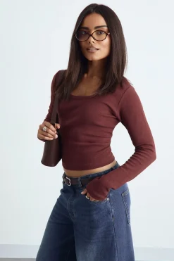 boohoo Haut ajusté à manches longues à encolure creuse en tissu côtelé<Femme Basiques|Tops