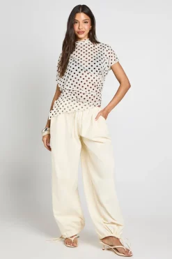 boohoo Haut Asymétrique En Mesh À Pois Col Montant Avec Fronces Latérales<Femme Pois|Tops