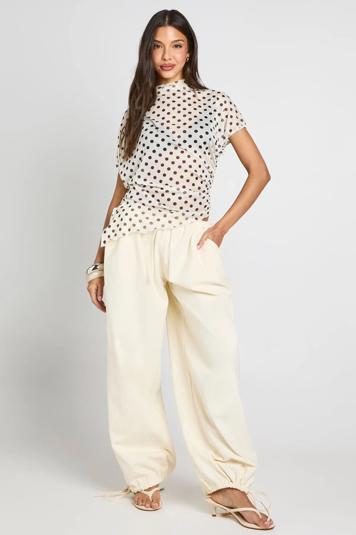 boohoo Haut Asymétrique En Mesh À Pois Col Montant Avec Fronces Latérales<Femme Pois|Tops
