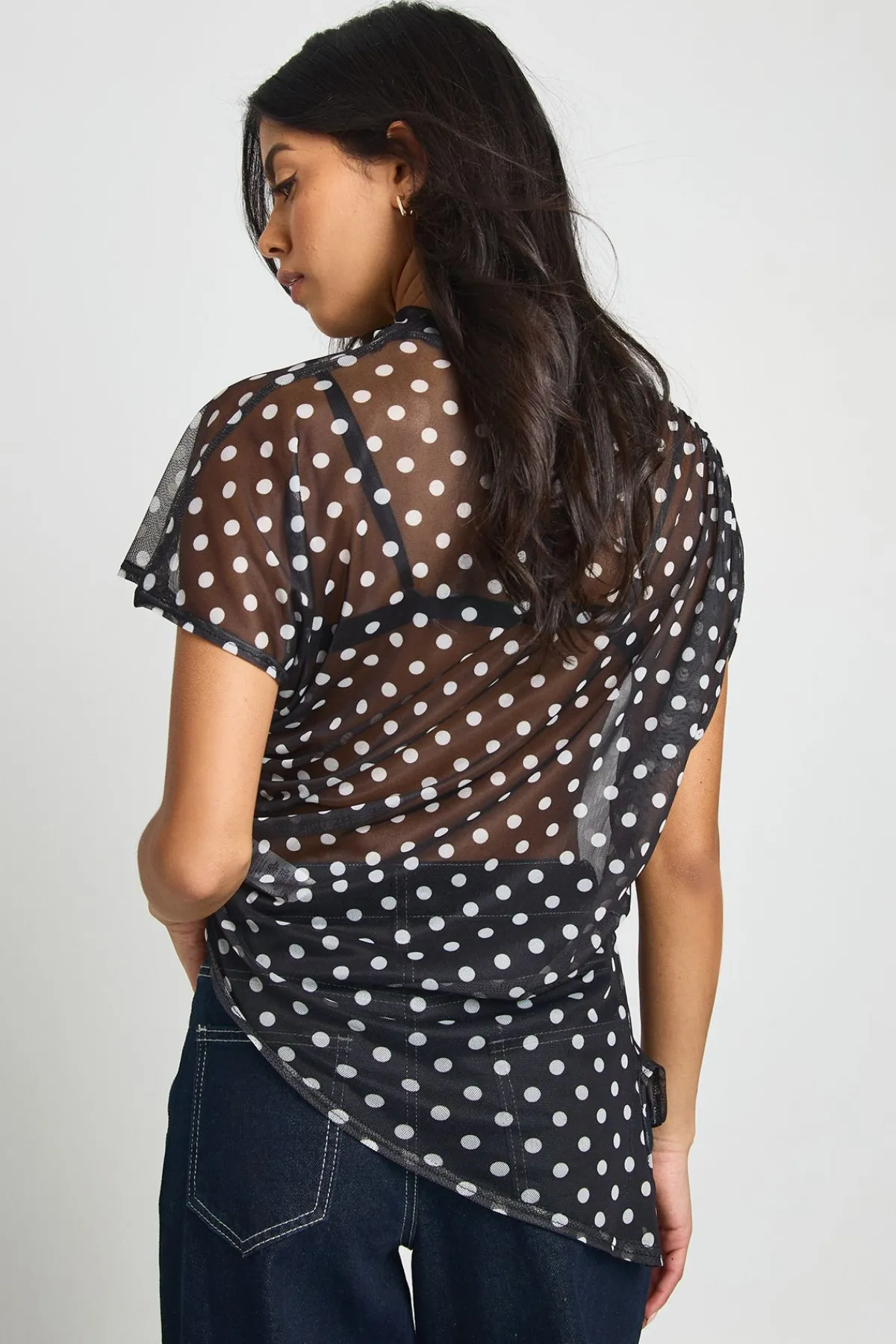 boohoo Haut Asymétrique En Résille À Pois Col Montant Avec Fronces Latérales<Femme Pois|Tops