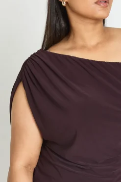 Haut Asymétrique Grande Taille À Épaules Dénudées