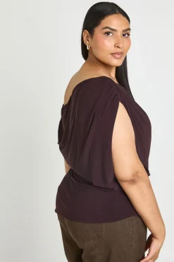 Haut Asymétrique Grande Taille À Épaules Dénudées