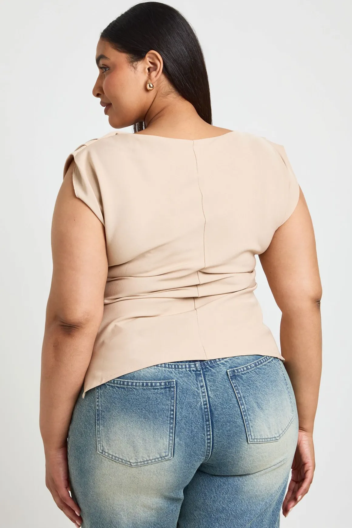Haut Asymétrique Grande Taille Avec Encolure Drapée
