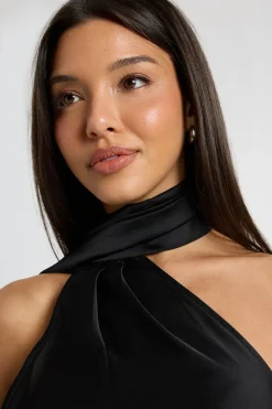 Haut Asymétrique À Une Épaule Froncé Avec Détail Foulard En Satin