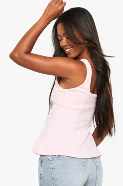 boohoo Haut bandeau à encolure dégagée et à volant<Femme Tops