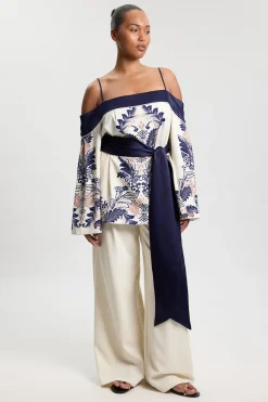 KarenMillen Haut Bardot Grande Taille Imprimé Foulard Avec Ceinture En Tissu Tissé<Femme Tops