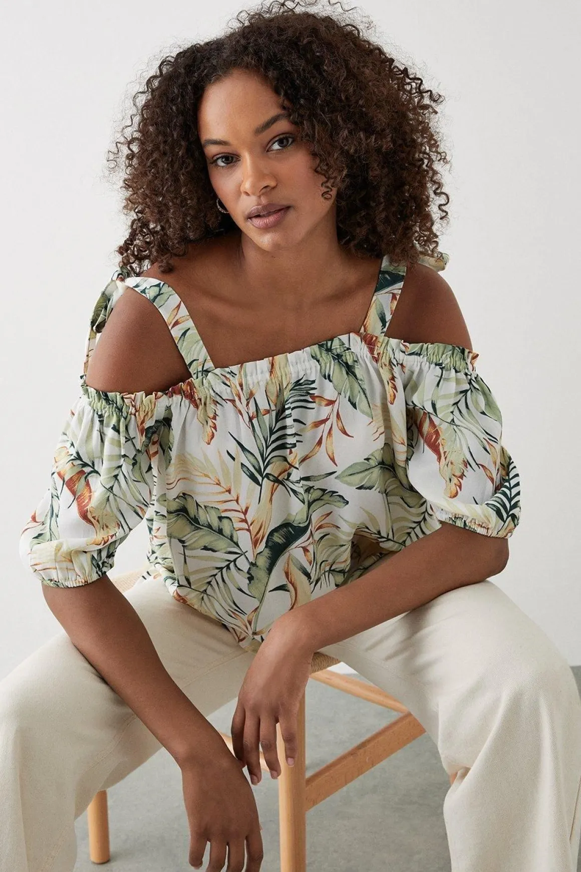 Haut Bardot Tropical à Épaules Nouées