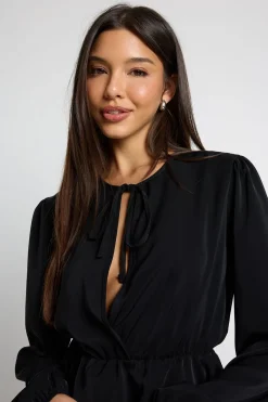 boohoo Haut À Basque Avec Nœud Devant<Femme Tops