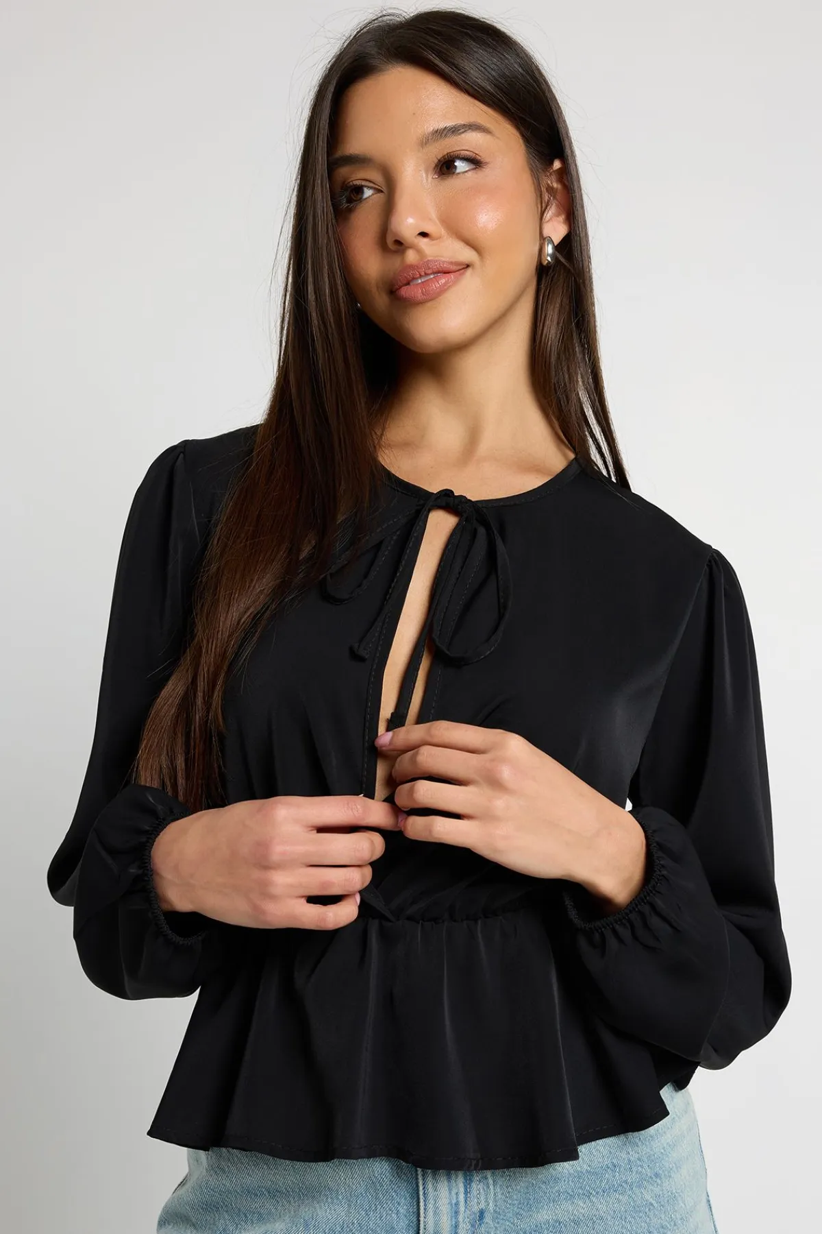 boohoo Haut À Basque Avec Nœud Devant<Femme Tops