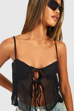 boohoo Haut Cami court à bretelles avec bordure en dentelle et détail noué<Femme Satin Et Dentelle|Tops