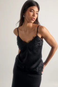 Haut camisole en satin avec garniture en dentelle