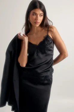 Haut camisole en satin avec garniture en dentelle