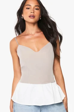 boohoo Haut camisole tissé à ourlet volant<Femme Tops