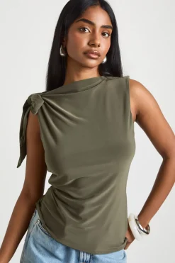 boohoo Haut Col Montant à Épaules Nouées en Tissu Slinky Mat<Femme Tops