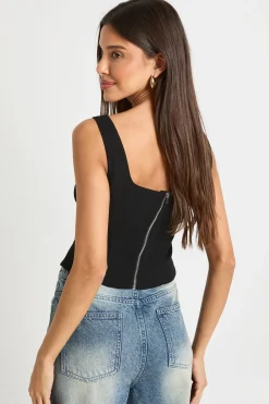 Haut corset orné de motifs floraux