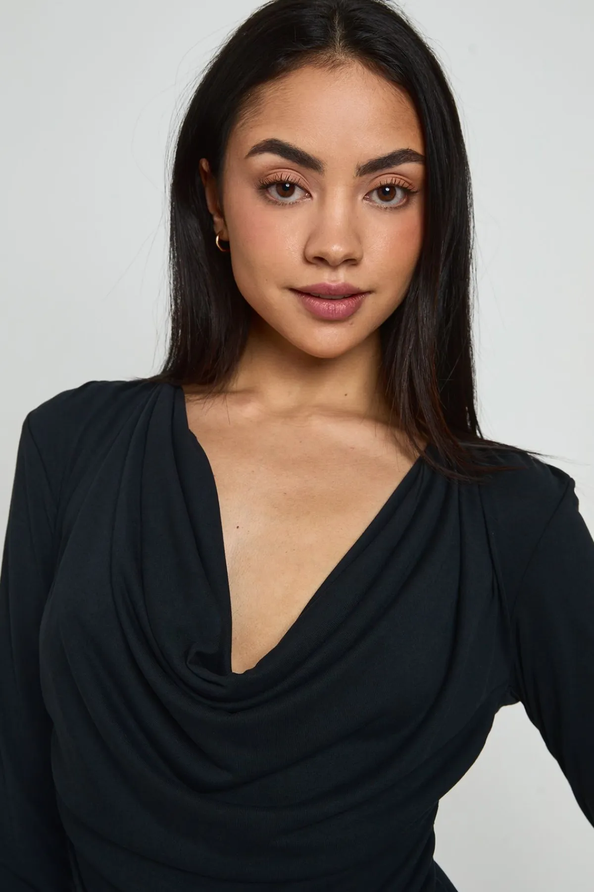 boohoo Haut Court À Manches Longues En Cupro Avec Col Drapé<Femme Tops