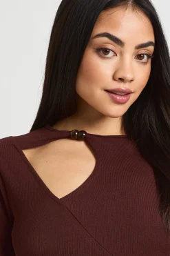 boohoo Haut Côtelé À Manches Longues Avec Détail Décolleté Goutte D'eau Et Finition Perlée<Femme Looks Chocolat|Tops D’Automne