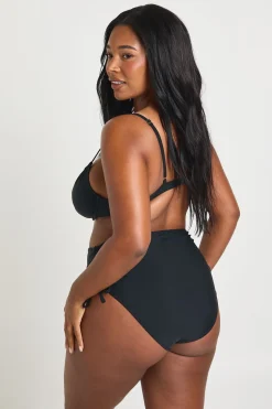 boohoo Haut De Bikini À Armatures Essentials Grande Taille<Femme Maillots De Bain|Tenues De Plage